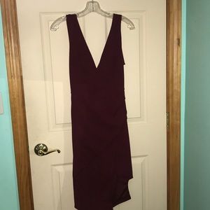 Bodycon maroon dress, strappy back and slit